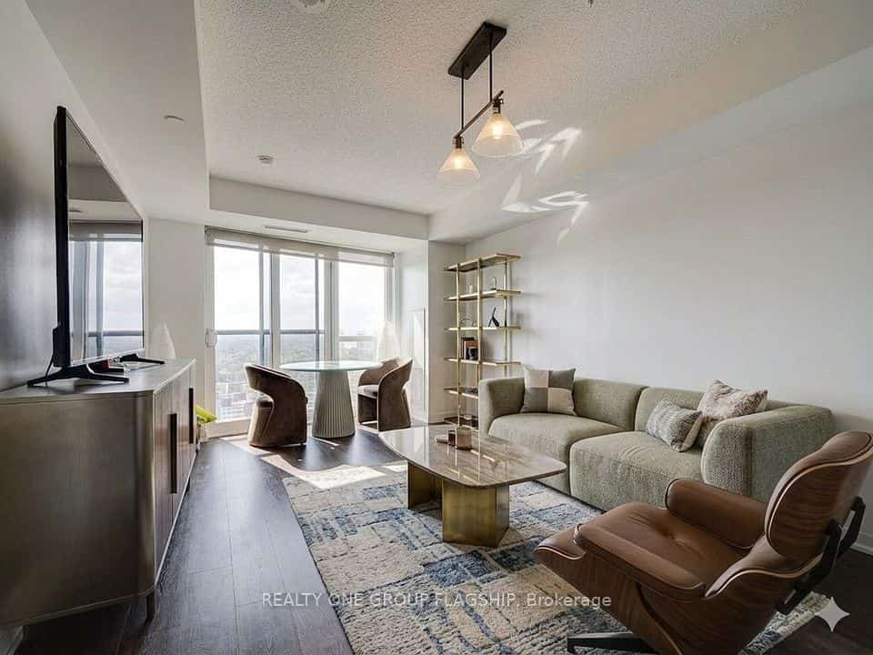 9 Valhalla Inn Road #2405, Toronto, ON M9B 0B2