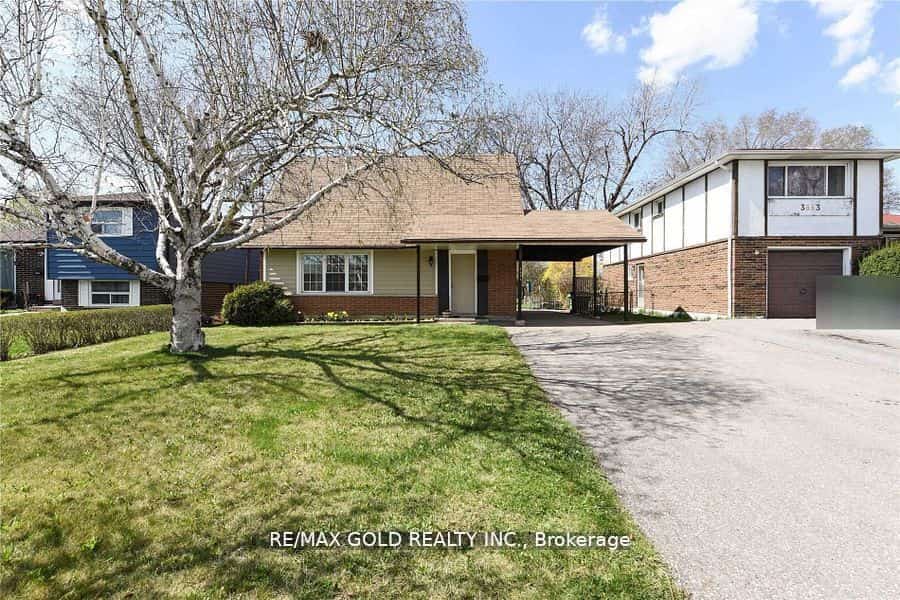 3657 Woodruff Crescent, Mississauga, ON L4T 1T8