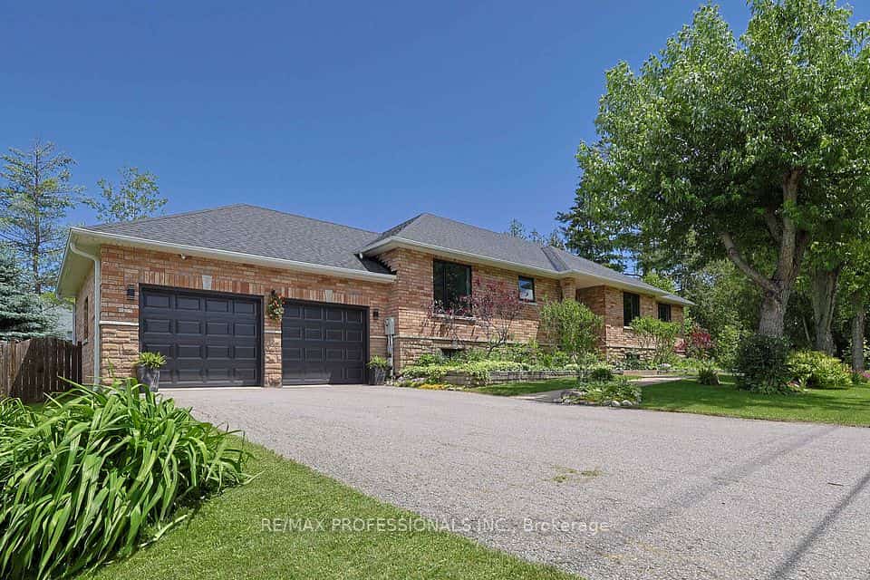 101 Maple Avenue, Georgina, ON L0E 1R0