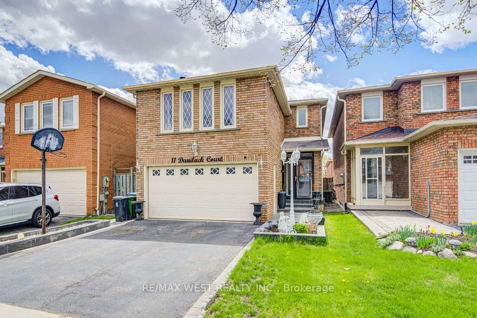 11 Danilack Court, Toronto, ON M1V 4L8
