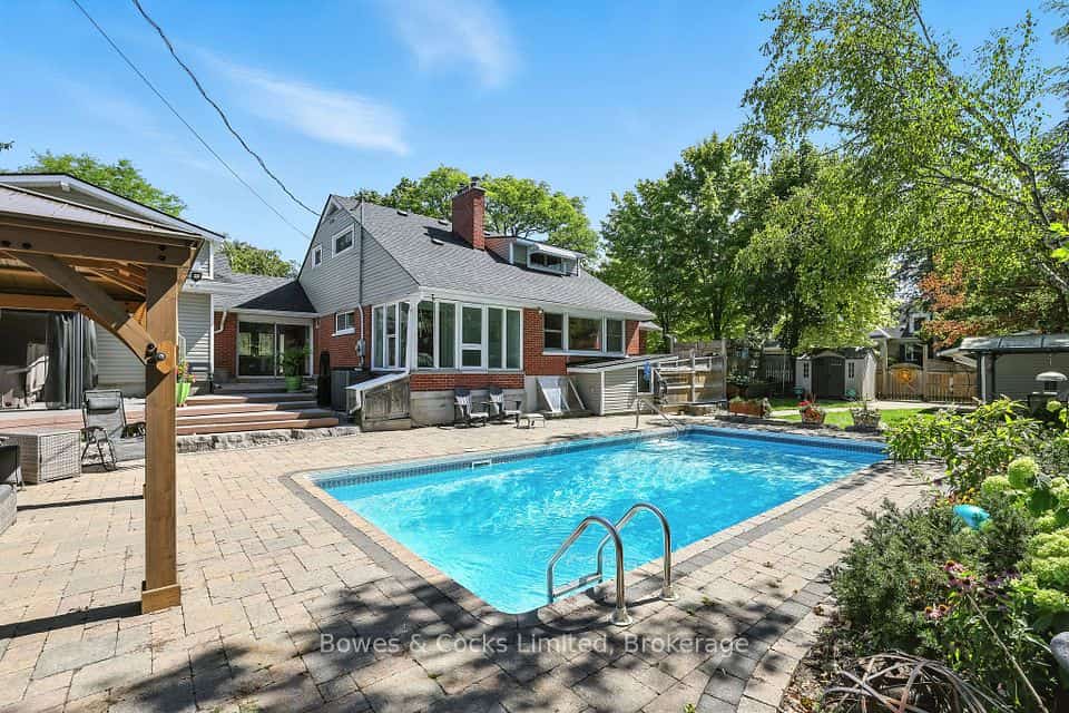 433 Manorhill Avenue, Peterborough, ON K9J 6H7