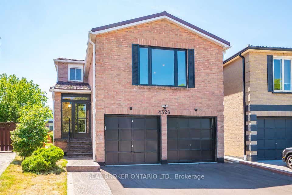 4326 Waterford Crescent, Mississauga, ON L5R 2B2