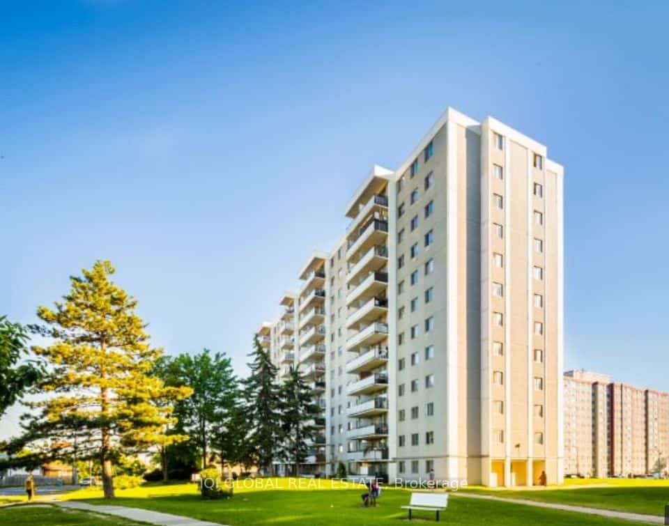 50 Lotherton Pathway S #1115, Toronto, ON M6B 2G8