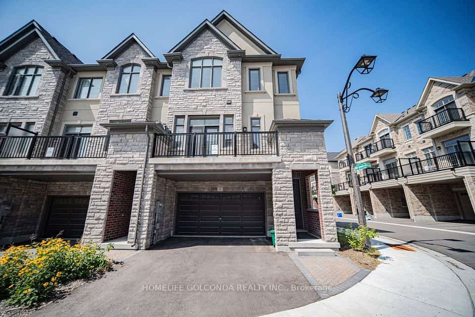 2 Silvermills Lane, Markham, ON L6C 3L5