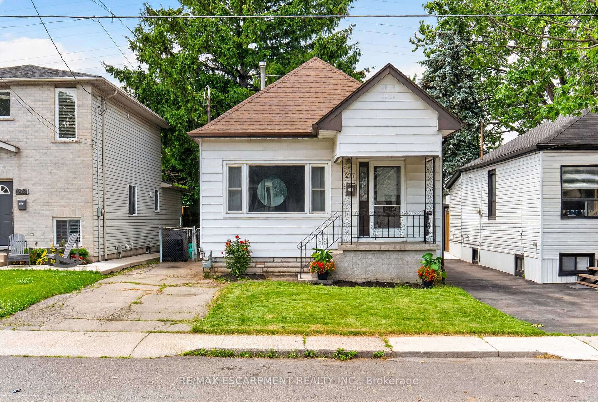 277 Normanhurst Avenue, Hamilton, ON L8H 5N3