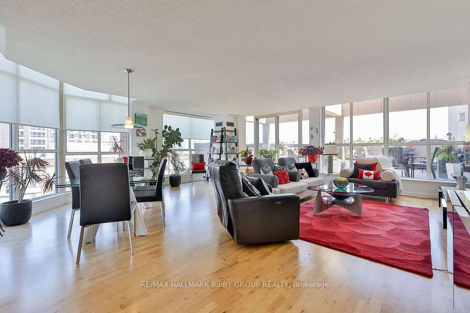 South Kingsway Village Ⅱ, Toronto