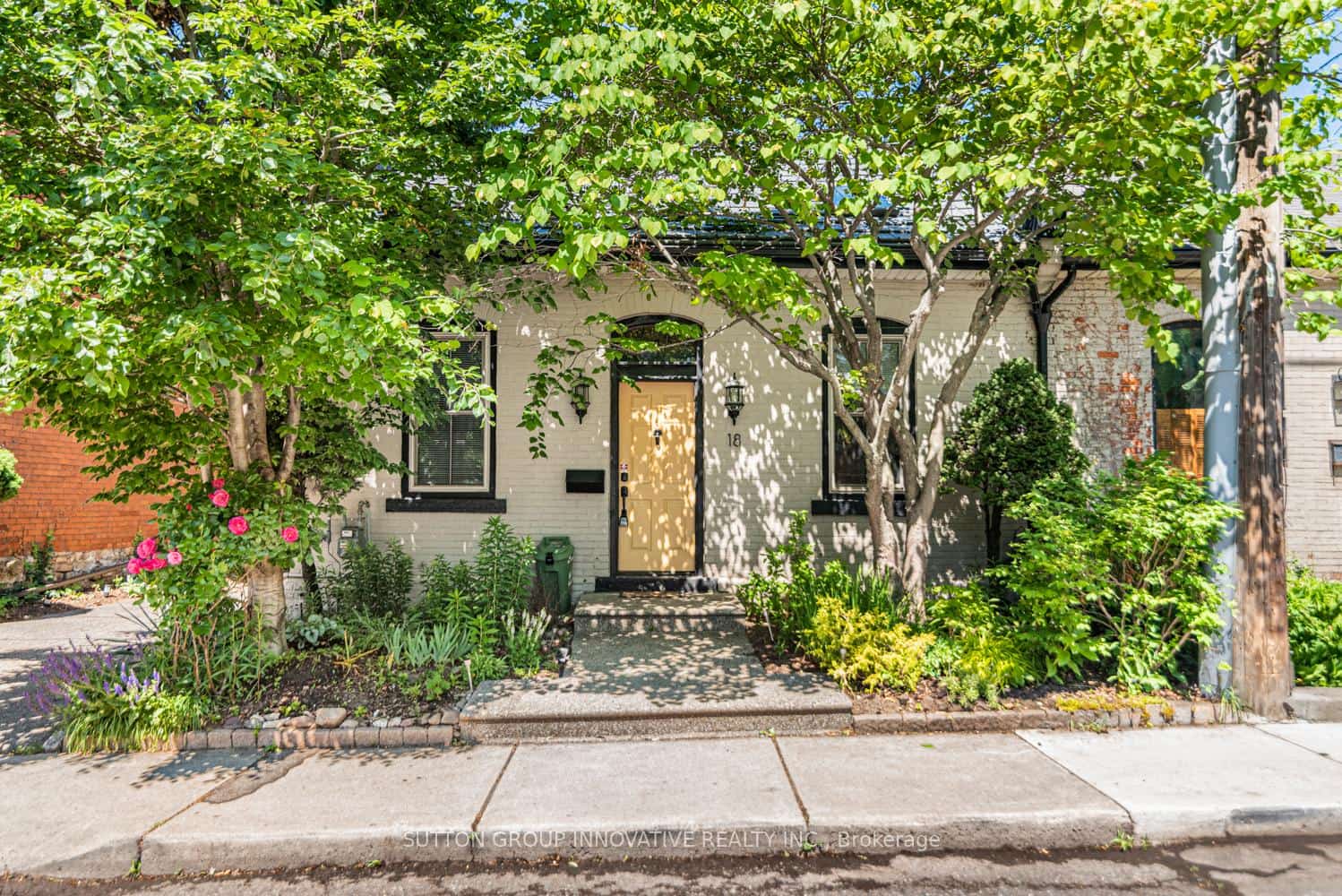 18 Pearl Street S, Hamilton, ON L8P 3W5