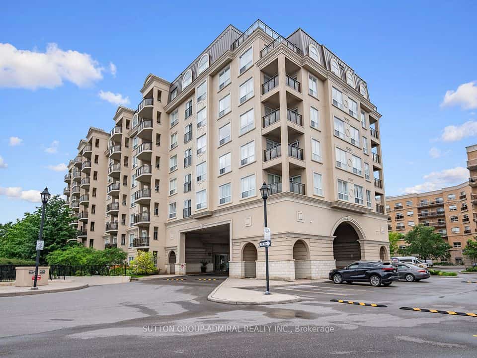 1 Maison Parc Court #215, Vaughan, ON L4J 9K1