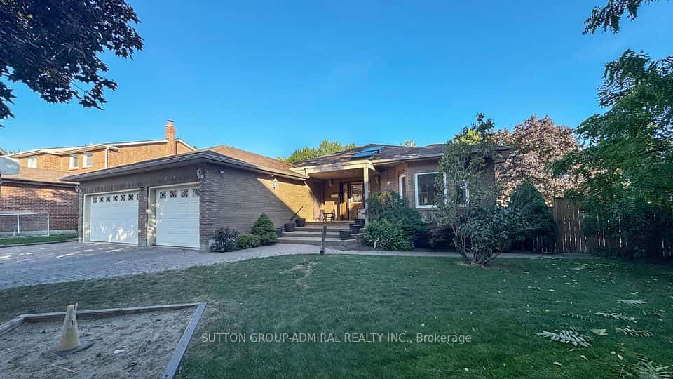 51 Faye Court, Vaughan, ON L4J 5B6