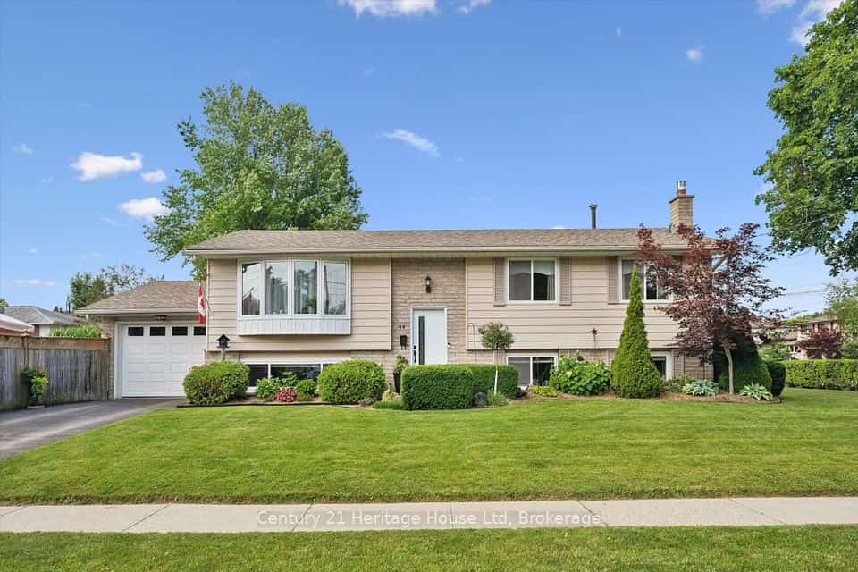 44 Inverness Drive, Guelph, ON N1E 6K3