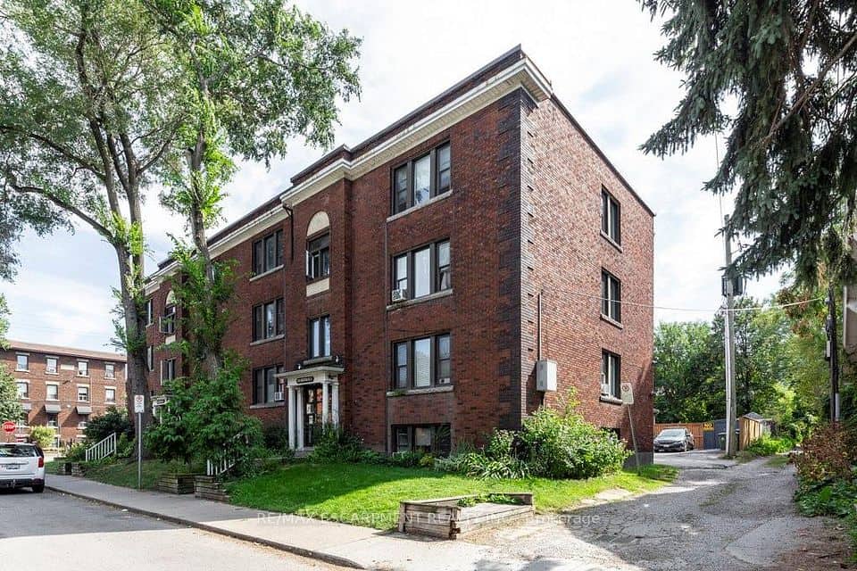 352 Hunter Street E, Hamilton