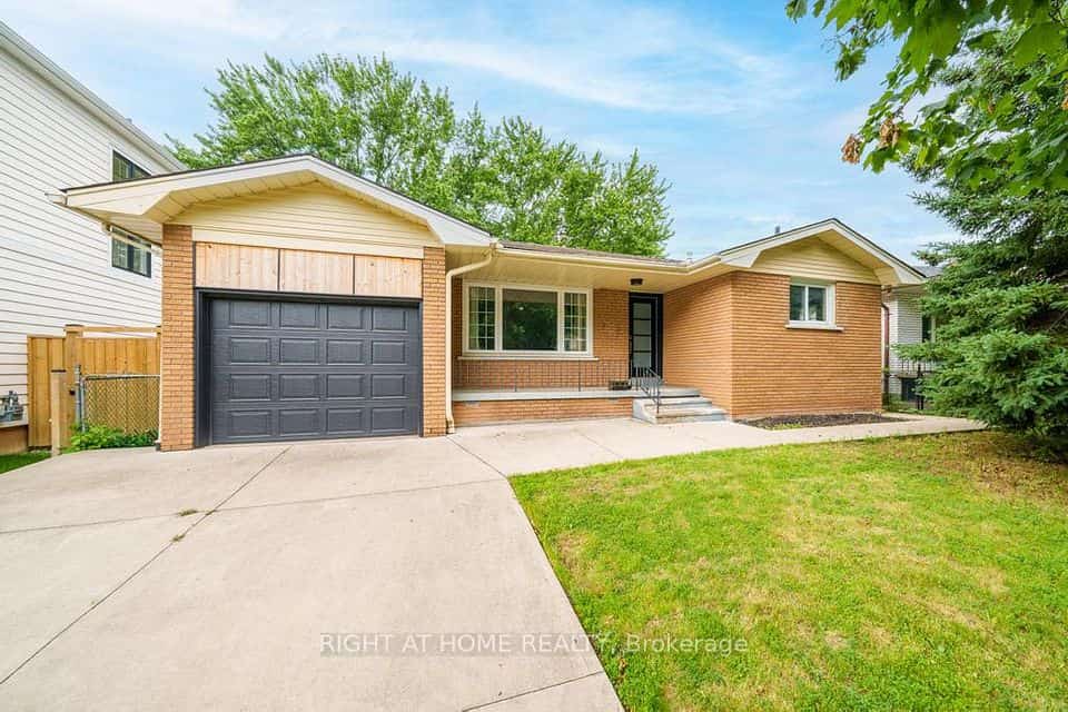 662 Montego Crescent, Burlington, ON L7N 2Z1