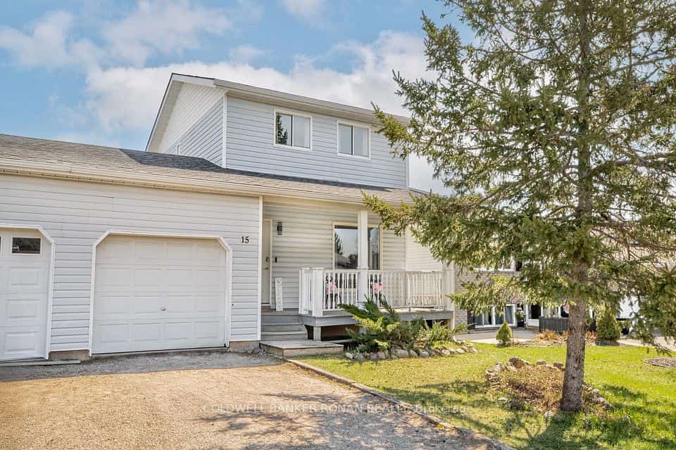 15 Jennings Drive, Penetanguishene, ON L9M 1K1