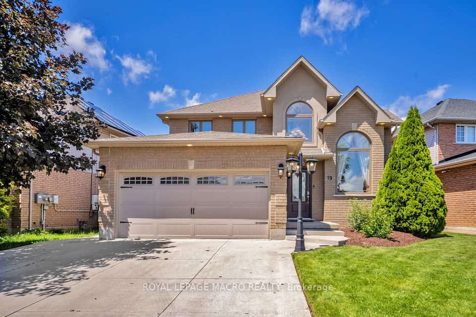 19 Sonata Avenue, Hamilton, ON L9C 7T9