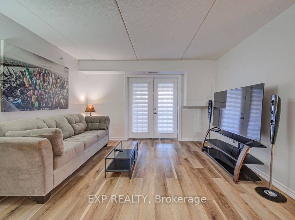 1490 Bishops Gate, Oakville