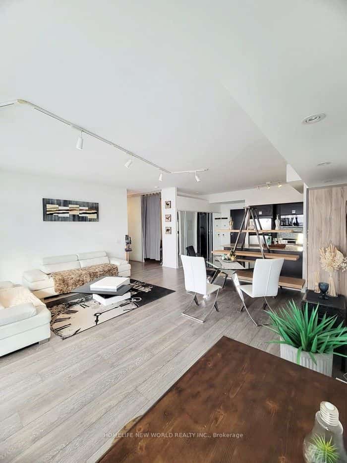 33 Charles Street E #2706, Toronto, ON M4Y 0A2