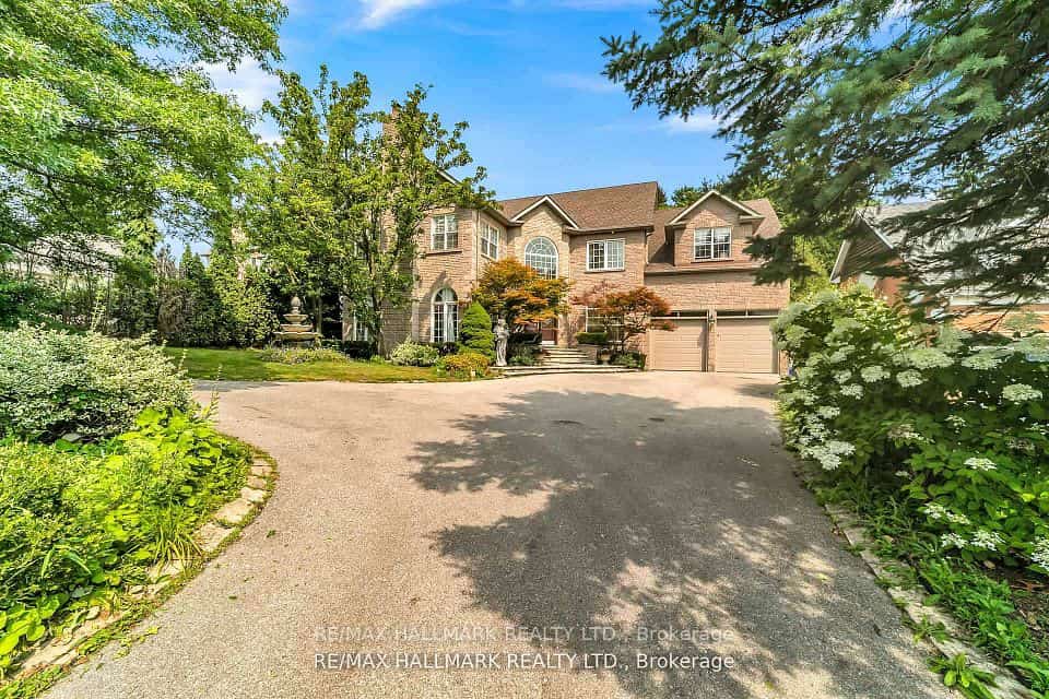 384 W Kennedy Street W, Aurora, ON L4G 5M6