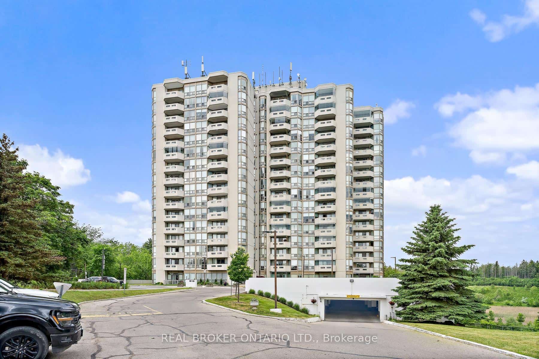 20 Mcfarlane Drive #705, Halton Hills, ON L7G 5J8