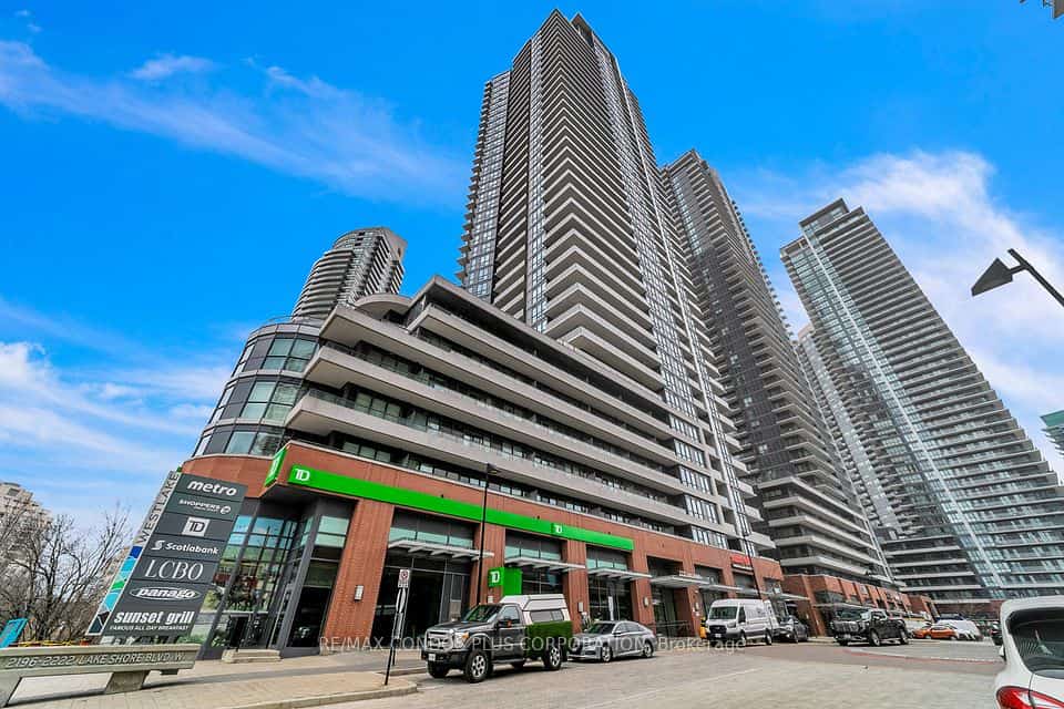 2212 Lake Shore Boulevard W #PH08, Toronto, ON M8V 0C2