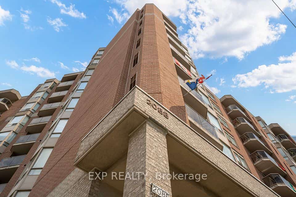 2088 Lawrence Avenue W #707, Toronto, ON M9N 3Z9