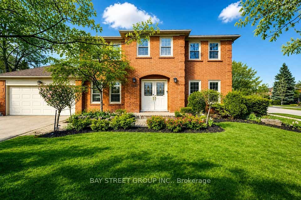 1305 Monks Passage, Oakville, ON L6M 1K6