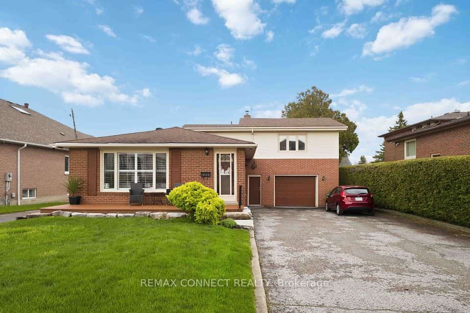 1805 Woodview Avenue, Pickering, ON L1V 1L3