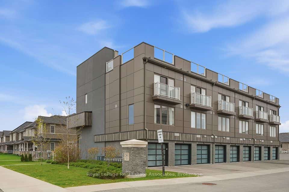 261 Skinner Road #23, Hamilton, ON L8B 1W6