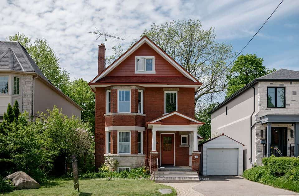 32 Belcourt Road, Toronto, ON M4S 2T9