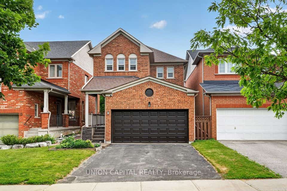 9 Ballymore Drive, Aurora, ON L4G 7E8