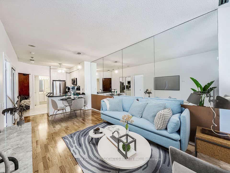555 Yonge Street #406, Toronto, ON M4Y 3A6