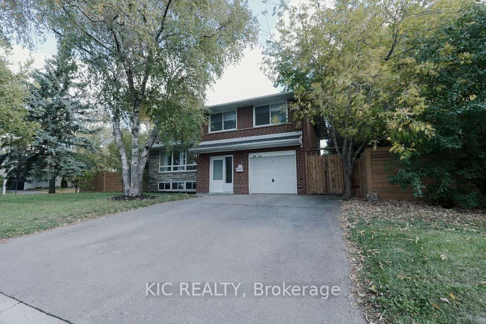 249 Tampico Road, Richmond Hill, ON L4C 4R8
