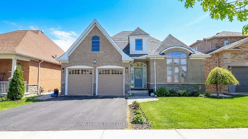 33 Tamarack Trail, Barrie, ON L4N 6M7