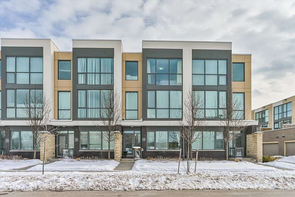 90 Little Creek Road S #8, Mississauga, ON L5R 0E9
