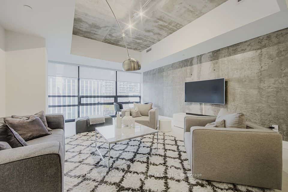 224 King Street W #501, Toronto, ON M5V 1H8