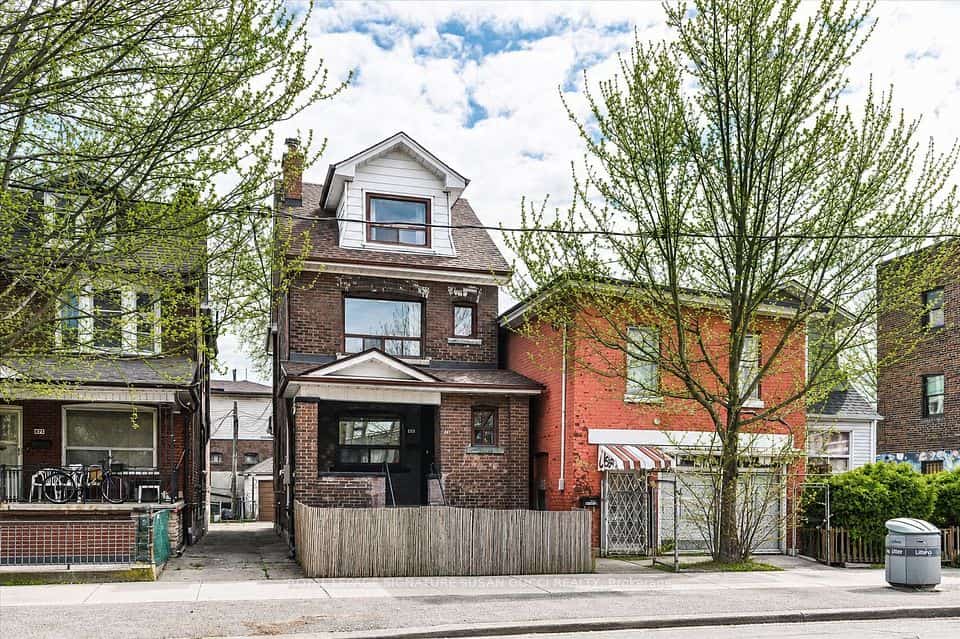 669 Greenwood Avenue, Toronto, ON M4J 4B3