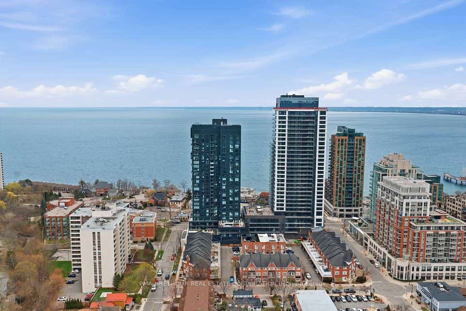 370 Martha Street #2105, Burlington, ON L7R 0G9