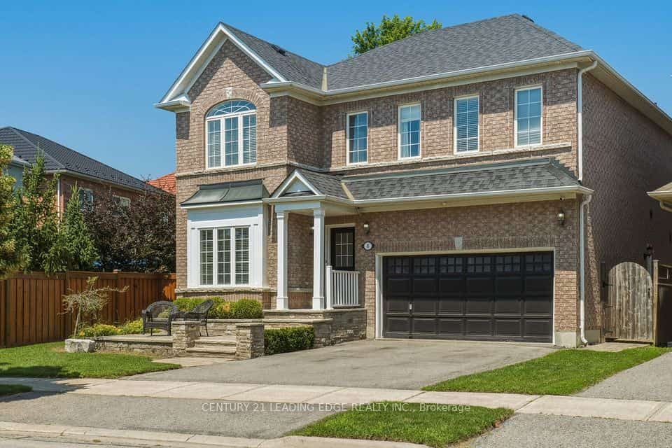 8 Haverhill Terrace, Aurora, ON L4G 7R7