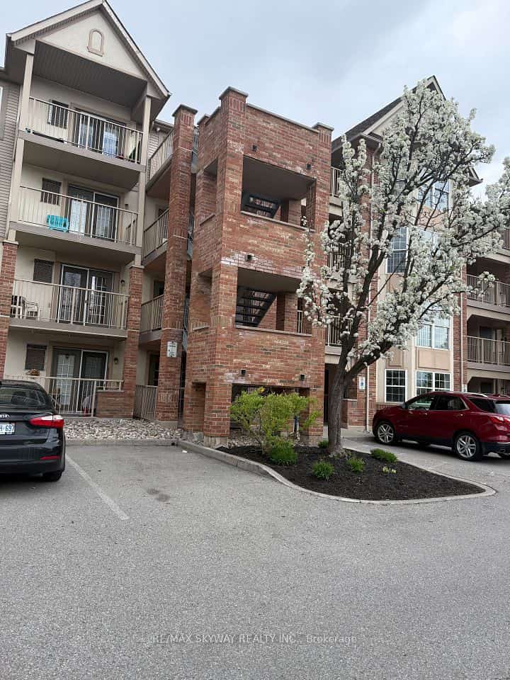 4025 Kilmer Drive #410, Burlington, ON L7M 4M5