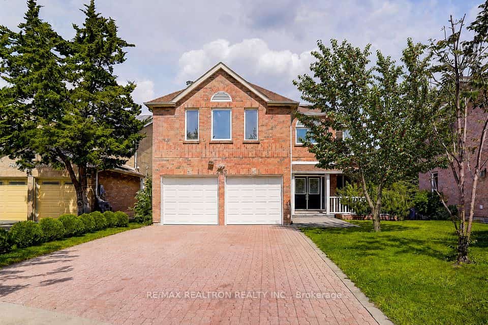 233 Brimson Drive, Newmarket, ON L3X 1H8