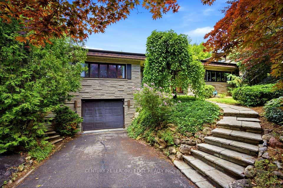 128 Marica Avenue, Oshawa, ON L1G 3G8