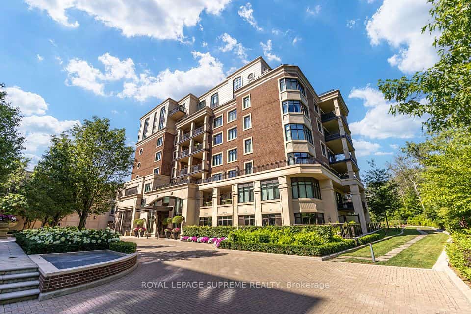 1900 Bayview Avenue #227, Toronto, ON M4G 0A6