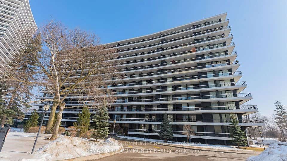 115 Antibes Drive #702, Toronto, ON M2R 2Y9