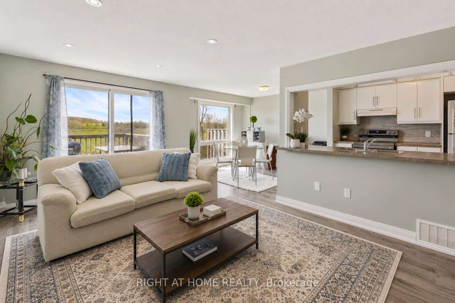 40 Imperial Road N #20, Guelph, ON N1H 8B4