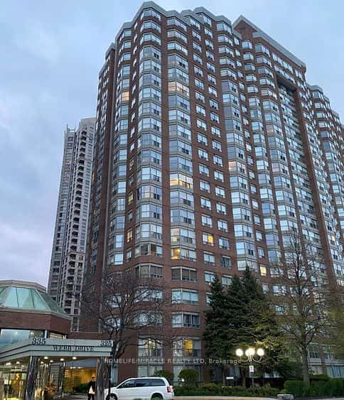 325 Webb Drive #808, Mississauga, ON L5B 3Z9