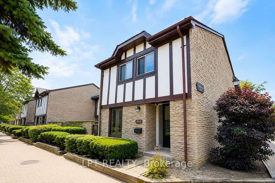 100 Burrows Hall Boulevard #63, Toronto, ON M1B 1M7