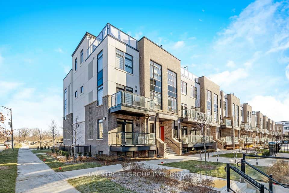 1573 Rose Way #111, Milton, ON L9E 1N4