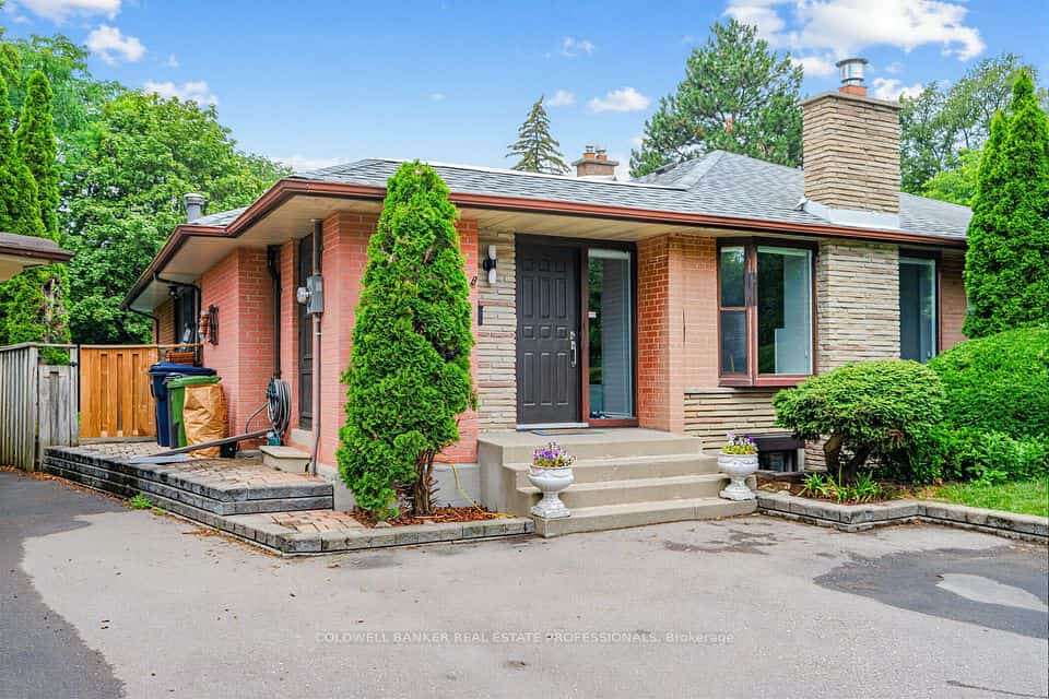 18 Tuna Court, Toronto, ON M3A 3L1