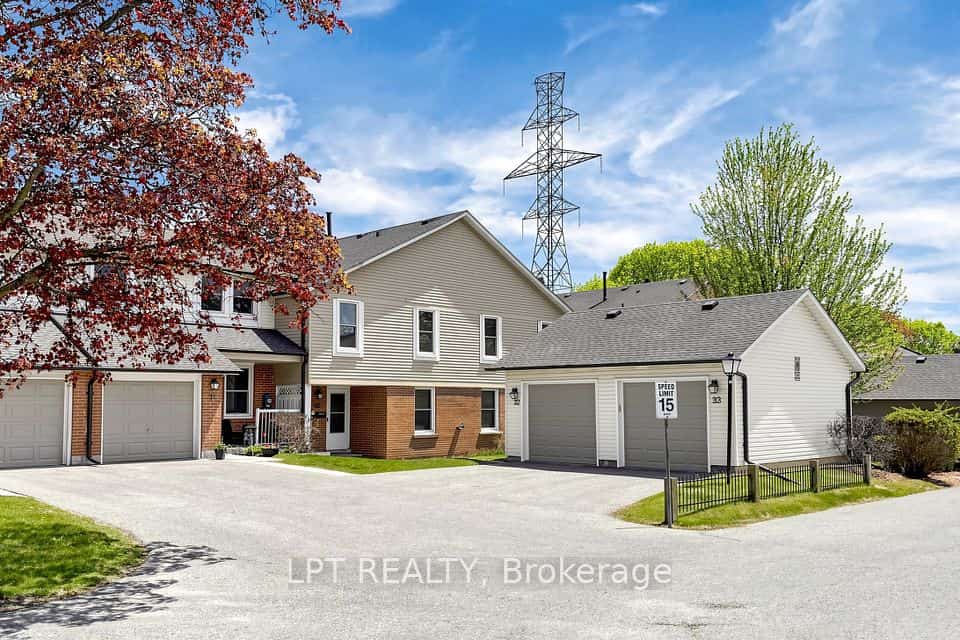 1055 Central Pk Boulevard N #32, Oshawa, ON L1G 7M4