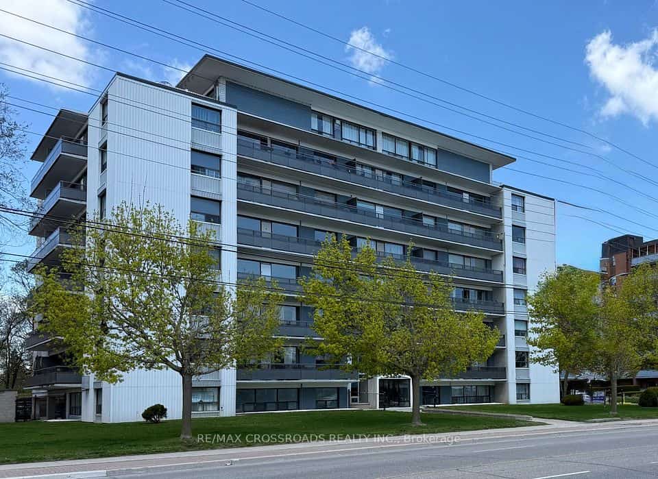 363 Lakeshore Road E #804, Mississauga, ON L5G 1H7