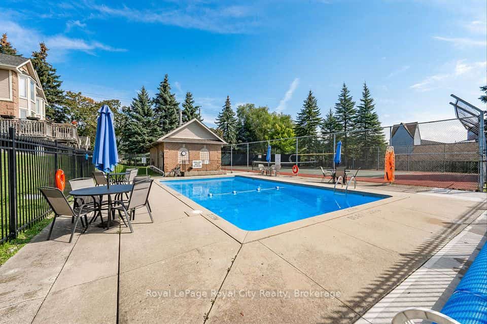 941 Gordon Street #25, Guelph, ON N1G 4R9